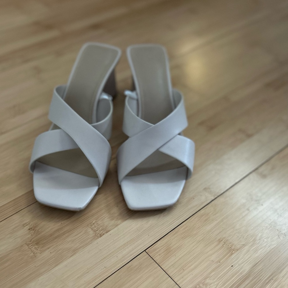 H&M - LIKE NEW Women's Size 9 Heels, Sandals, Cream colored, strapless